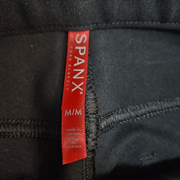SPANX The Perfect Black Cropped Flare Pants - Picture 12 of 16